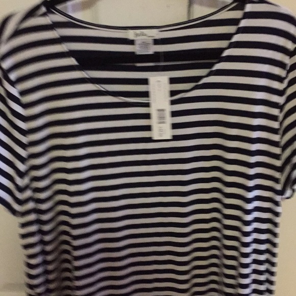 Isola Tops - MAKE AN OFFER 3 tops $10